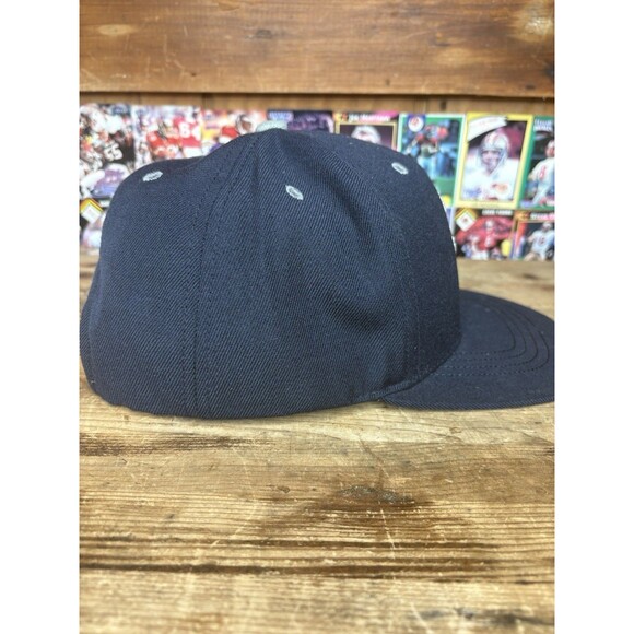 Top Of The World University Of Connecticut SnapBack Hat Cap UConn Basketball - Picture 4 of 6